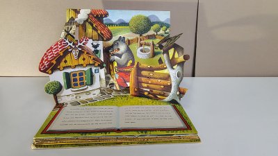 Boek met de titel: De wolf en de zeven geitjes pop-up boek