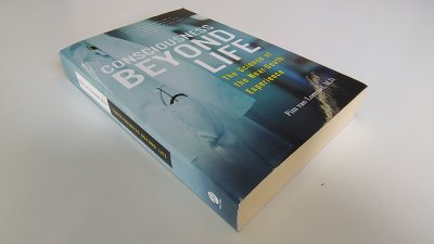 Boek met de titel: Consciousness Beyond Life