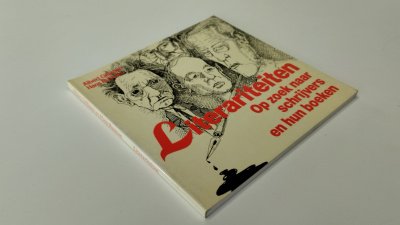 Boek met de titel: Literariteiten op zoek naar schrijvers en hun boeken