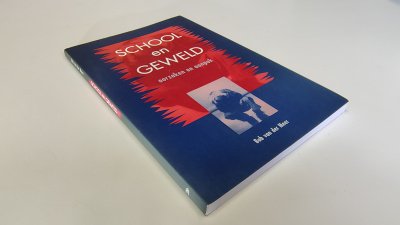 Boek met de titel: School en geweld