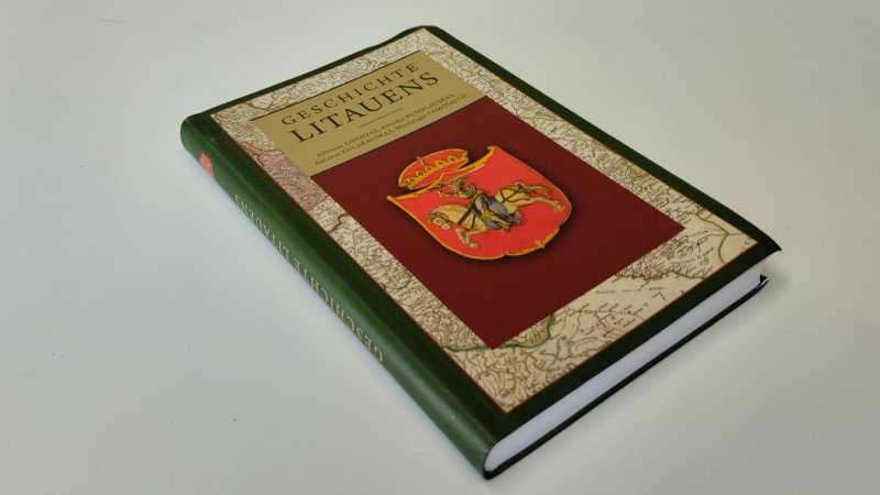 Tweedehands boek: Geschichte Litauens van auteur Diverse auteurs - In zeer goede staat. Duitstalige softcover. Lichte gebruiksporen aan de kaft. Pagina's als nieuw.