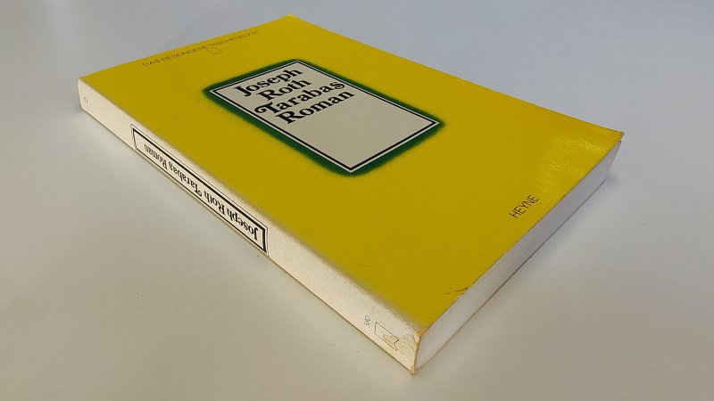 Tweedehands boek: Tarabas van auteur Joseph Roth - Duitstalige pocket met rechte rug zonder leesvouwen. Rug licht verkleurt, lichte gebruikerssporen randen kaft. Binnenkant kaft roestvlekjes, verder onbeschreven en netjes.