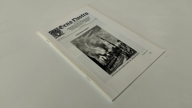 Tweedehands boek: Gens Nostra Amersfoort van auteur Diverse auteurs Nederlandse Genealogische Vereniging - In goede staat. Nederlandstalige geniete softcover. Kaft iets verkleurd, pagina's zijn onbeschreven, netjes en stevig in het boewerk
