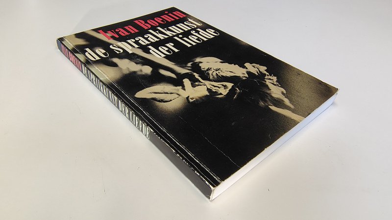 Tweedehands boek: De Spraakkunst der liefde van auteur Ivan Boenin - Paperback met rechte rug zonder leesvouwen. Lichte slijtage langs de randen rug en randen kaft. Binnenwerk onbeschreven en netjes.