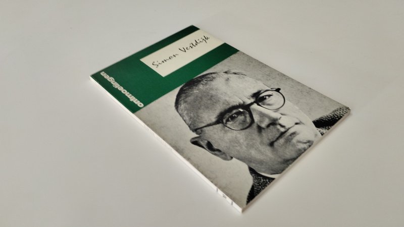 Tweedehands boek: Ontmoetingen Simon Vestdijk van auteur Th. Govaart - In goede staat. Nederlandstalige softcover. lichte gebruikssporen aan de kaft. Ex Libris reliefstempel voorin. Pagina's netjes, onbeschreven en stevig in het boekwerk