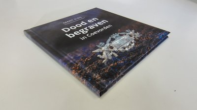 Boek met de titel: Dood en begraven in Coevorden