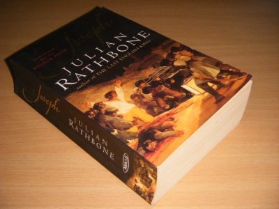Tweedehands boek: Joseph van auteur Julian Rathbone - Paperback, creases in spine, traces of use, in reasonable condition.