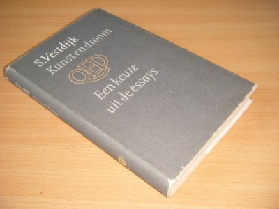 Tweedehands boek: Kunst en droom van auteur Simon Vestdijk - Gebonden met stofomslag, lichte gebruikssporen, slijtage aan randen stofomslag, in goede staat.
