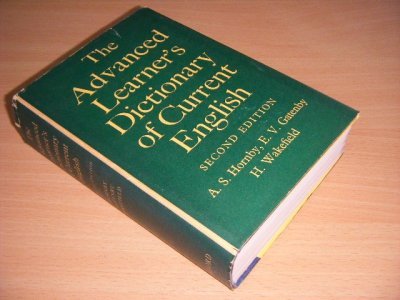 Tweedehands boek: The Advanced Learner's Dictionary of Current English van auteur A.S. Hornby, E.V. Gatenby and H. Wakefield - Hardcover with dustjacket, traces of use, in good condition. With illustrations.