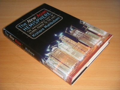 Tweedehands boek: The New Asian Hemisphere. van auteur Kishore Mahbubani - Hardcover with dustjacket, in good condition.