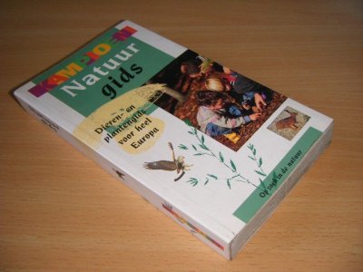 Tweedehands boek: Kampioen natuurgids van auteur Ursula Stichmann-Marny (red.) en Erich Kretzschmar - Softcover met flappen, in goede staat. Geillustreerd.