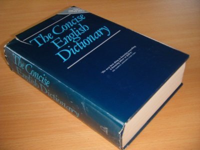 Tweedehands boek: The concise English dictionary van auteur Arthur L. Hayward and John J. Sparkes - Hardcover with dustjacket, dustjacket is torn in some places, traces of use, in good condition.