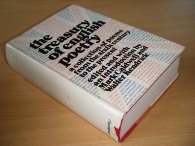 Tweedehands boek: The Treasury of English Poetry van auteur Mark Caldwell and Walter Kendrick (ed.) - Hardcover with dustjacket, dustjacket is torn in some places, discoloured spine, in good condition.