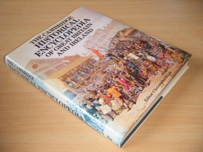 Tweedehands boek: The Cambridge Historical Encyclopedia of Great Britain and Ireland van auteur Christopher Haigh (editor) - Hardcover with dustjacket, in good condition. With illustrations.