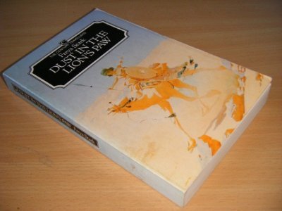 Boek met de titel: Dust in the Lion's Paw