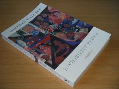 Tweedehands boek: Invisibility Blues. From Pop to Theory van auteur Michele Wallace - Paperback, in excellent condition.