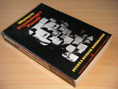 Boek met de titel: Women.