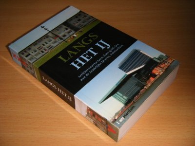 Boek met de titel: Langs het IJ