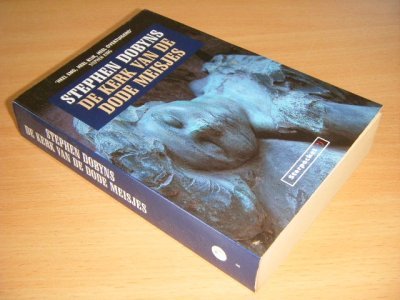 Boek met de titel: De kerk van de dode meisjes