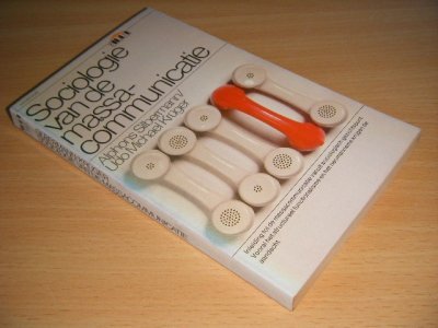 Tweedehands boek: Sociologie van de massacommunicatie van auteur Alphons Silbermann en Udo Michael Kruger - Pocket, met leesvouw, in goede staat.