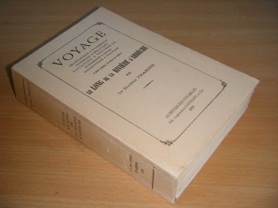 Tweedehands boek: Voyage archeologique et pittoresque, historique et geologique, fantaisiste et sentimental, economique et social, philosophie et  van auteur Docteur Faustus - Paperback, scheefgelezen, met leesvouwen, in redelijk goede staat.