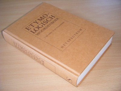 Boek met de titel: Etymologisch woordenboek
