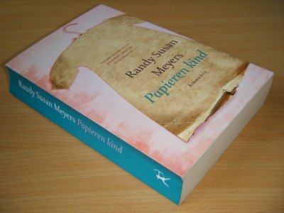 Boek met de titel: Papieren kind