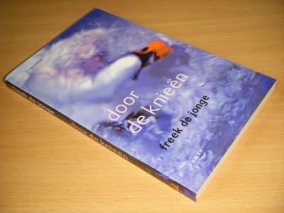 Boek met de titel: Door de knieen