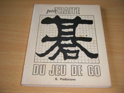 Tweedehands boek: Petit traite du jeu de go van auteur S. Padovano - Pocket, met leesvouwen, lichte gebruikssporen, in redelijk goede staat.
