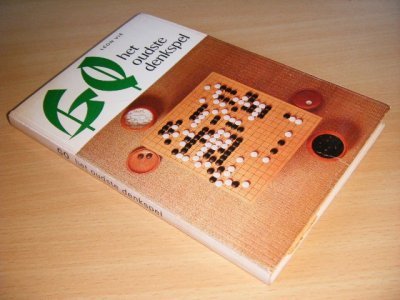 Boek met de titel: Go, het oudste denkspel