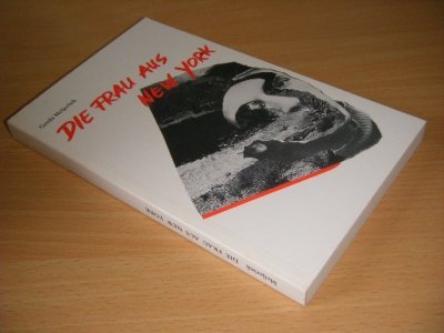 Tweedehands boek: Die Frau aus New York van auteur Gerda Meijerink - Paperback, in zeer goede staat.