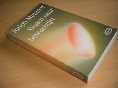 Boek met de titel: Wegen naar bewustzijn