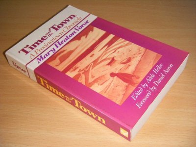 Boek met de titel: Time and the Town