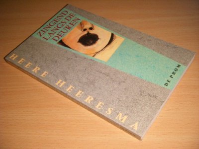 Boek met de titel: Zingend langs de deuren