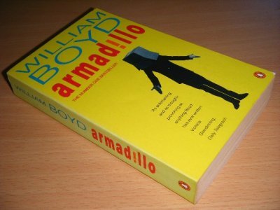 Boek met de titel: Armadillo