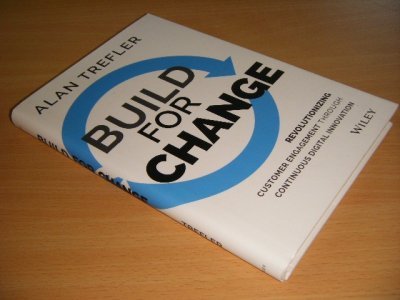 Boek met de titel: Build for Change