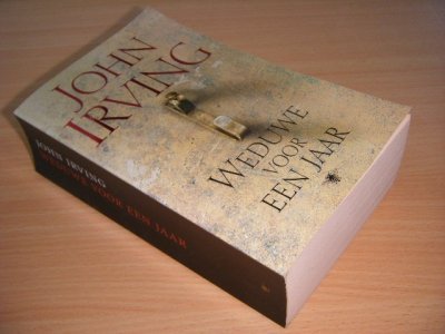 Boek met de titel: Weduwe voor een jaar