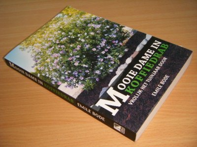 Boek met de titel: Mooie Dame in Koffiedrab