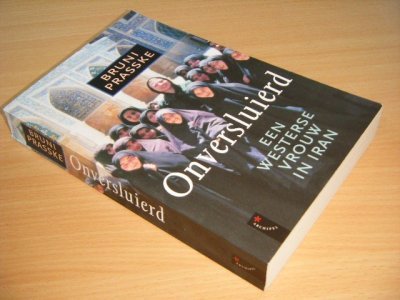 Boek met de titel: Onversluierd