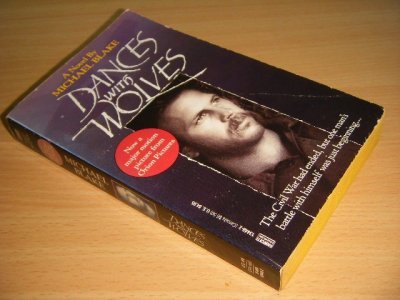 Boek met de titel: Dances with Wolves