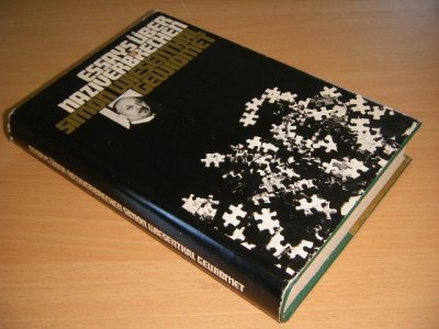 Boek met de titel: Essays uber Naziverbrechen Simon Wiesenthal gewidmet