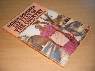 Boek met de titel: SIx Feet of the Country