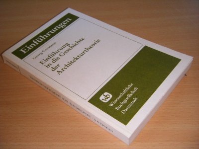 Tweedehands boek: Einfuhrung in die Geschichte der Architekturtheorie van auteur Georg Germann - Paperback, aantekening op titelblad, in goede staat. Geillustreerd.