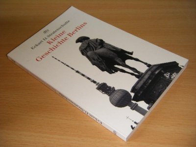 Tweedehands boek: Kleine Geschichte Berlins van auteur Eckart D. Stratenschulte - Paperback, in goede staat.