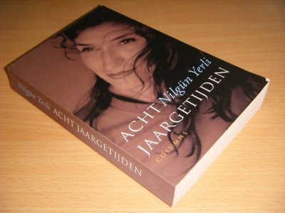 Boek met de titel: Acht jaargetijden