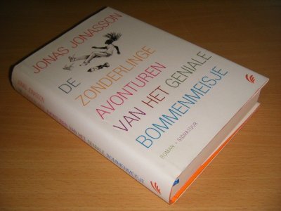 Boek met de titel: De zonderlinge avonturen van het geniale bommenmeisje