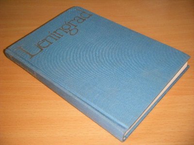 Tweedehands boek: Leningrad: Art and Architecture van auteur V. Schwarz - Hardcover, in good condition. With pictures.