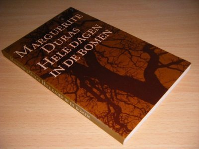 Boek met de titel: Hele dagen in de bomen