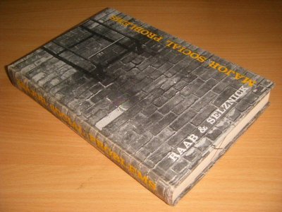 Boek met de titel: Major Social Problems