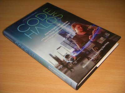 Tweedehands boek: Code Halos. van auteur Malcolm Frank; Paul Roehrig; Ben Pring - Hardcover with dustjacket, in excellent condition.